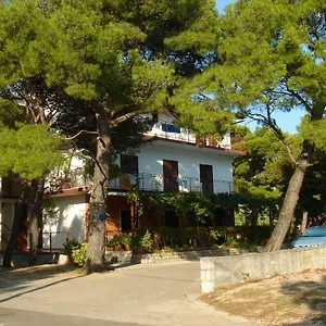 apartments-popo.hotelinzadar.com/