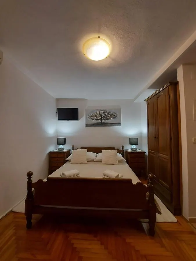 Palace Stafileo Trogir