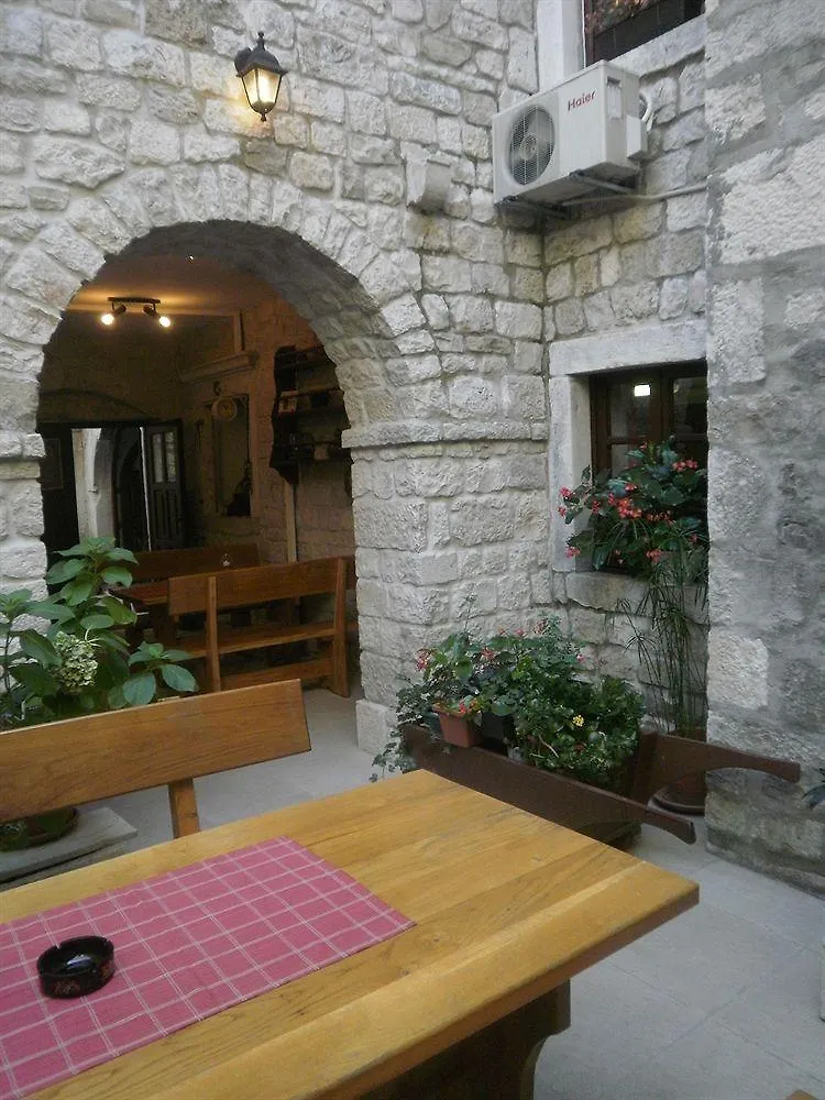Apartment Palace Stafileo Trogir